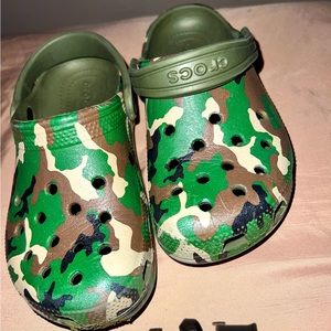 Camouflage crocs